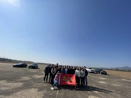 赣州新商界19班师生走进大余开展毕业一周年活动0.jpg