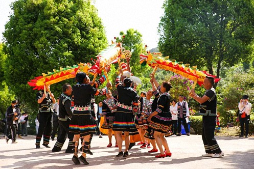 【企业走访】——云南新商界25班白祖良同学企业——普洱宫廷茶厂茶源山春茶开采活动283.jpg