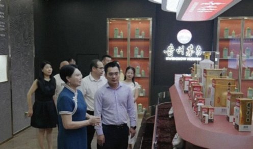 【企业走访】赣州32班集体走访茅台文化体验馆(云星·公园大观店)339.jpg 【企业走访】赣州32班集体走访茅台文化体验馆(云星·公园大观店)339.jpg