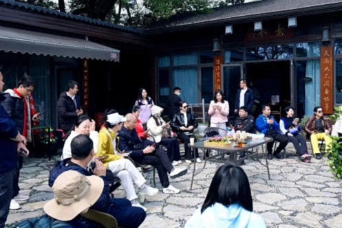 东湖春行，雅集同心｜武汉工商管理总裁班＆企业家国学班春日活动圆满落幕427.jpg